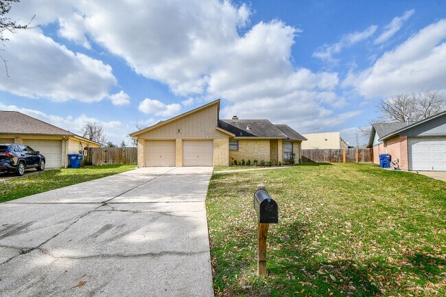 Foto del edificio - 18754 Wood Glen Ln