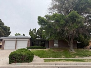Building Photo - 5310 Edwards Dr NE