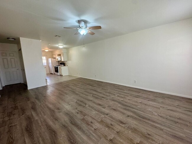Foto del edificio - 2 Bedroom, 1 Bath Apartment in Bullhead City – Some Utilities Included!