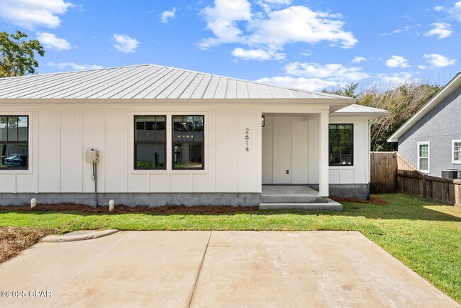 Building Photo - 2614 Cypress St