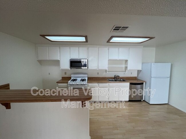 Building Photo - 32244 Navajo Trail