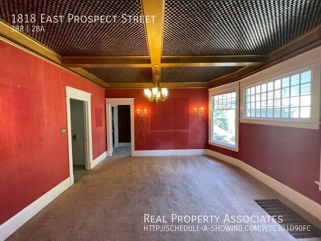 Building Photo - Pet friendly 3bed (+office), 1.5bath w/fin...