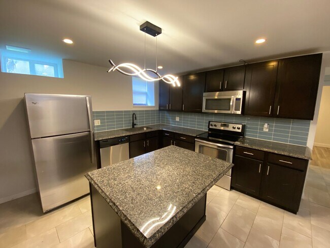 Foto del edificio - Dennison Ave 877 NCR
