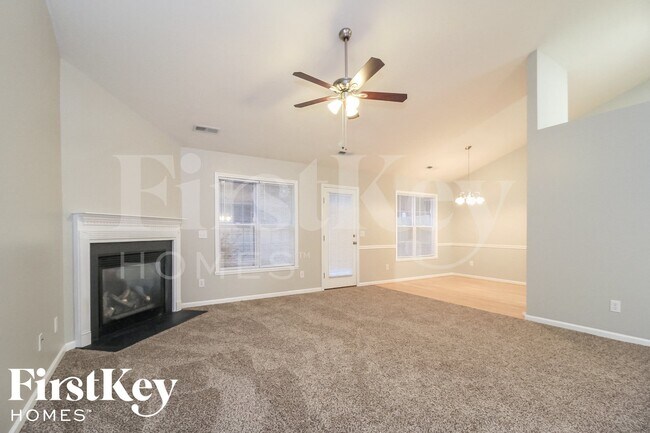 Foto del edificio - 4040 Creekside Ct