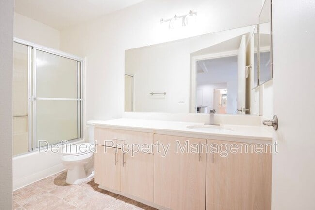 Building Photo - 10020 Zelzah Ave