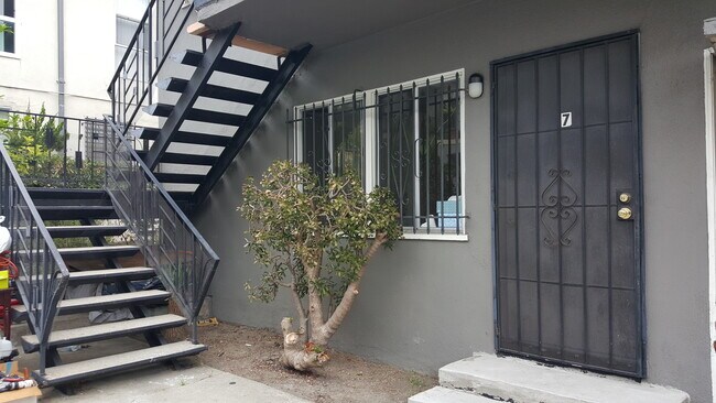Foto del edificio - 916 N Normandie Ave