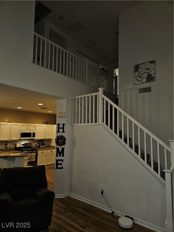 Building Photo - 4004 N Kindhearted Ct