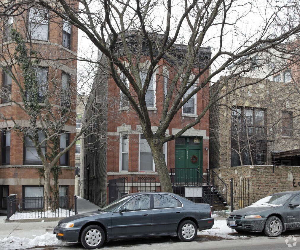Building Photo - 2138 N Sheffield Ave