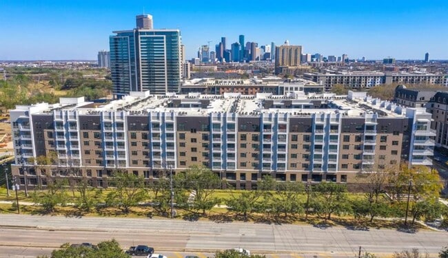 Building Photo - 3636 W Dallas St