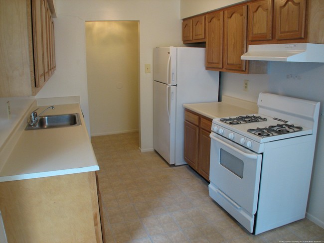 Kitchen - Shakespeare Park Apartments