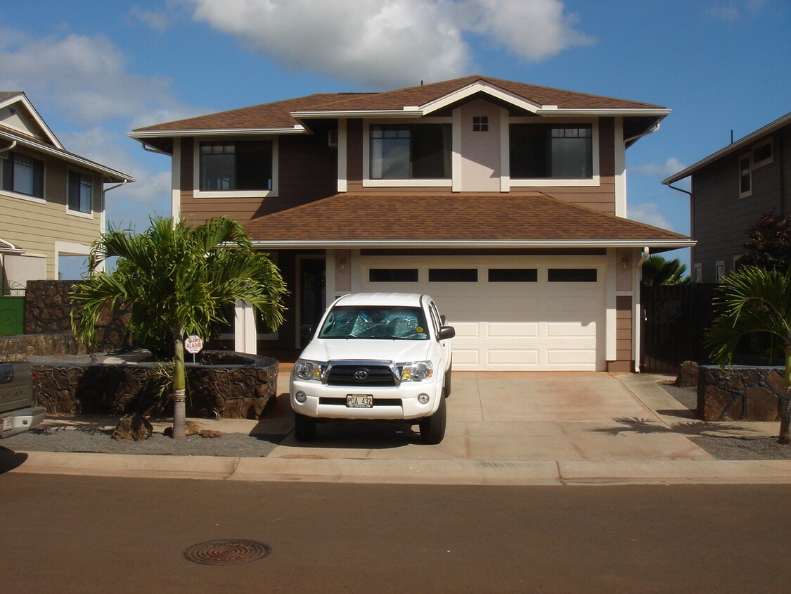 941053 Halewili St, Waipahu, HI 96797 House for Rent in Waipahu, HI