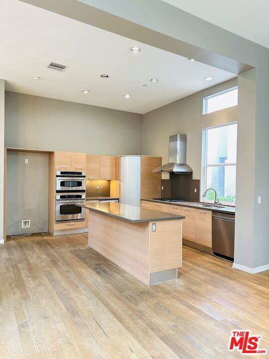 Building Photo - 6581 S Seabluff Dr