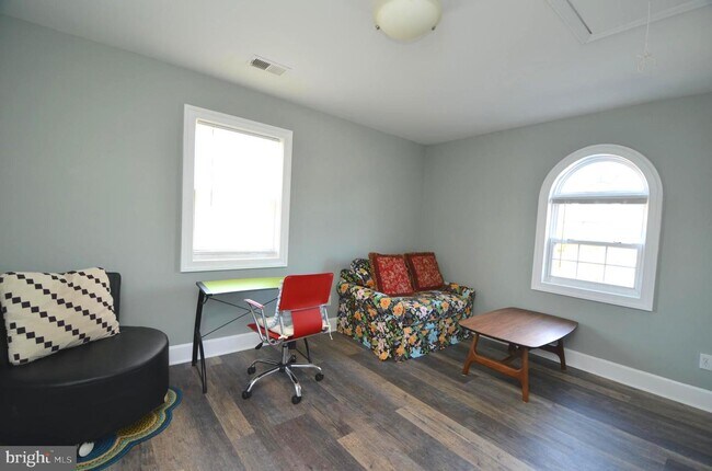 Building Photo - 1600 Depriest Dr