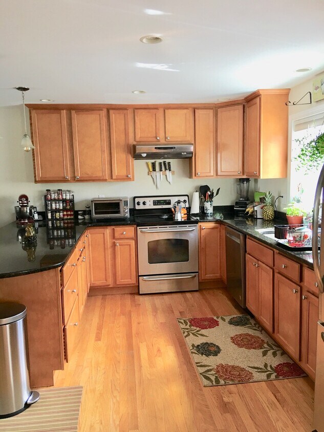 Primary Photo - 18 Sculpin Way