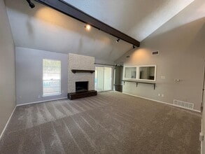 Building Photo - 412 Blue Valley Dr