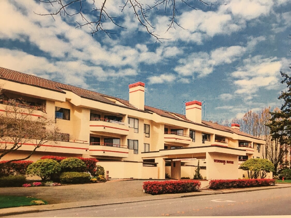 401 100th Ave NE Unit 322, Bellevue, WA 98004 Condo for Rent in