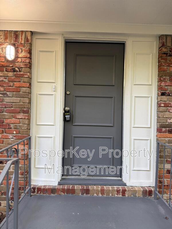 Photo - 1159 Tamarack Trail House