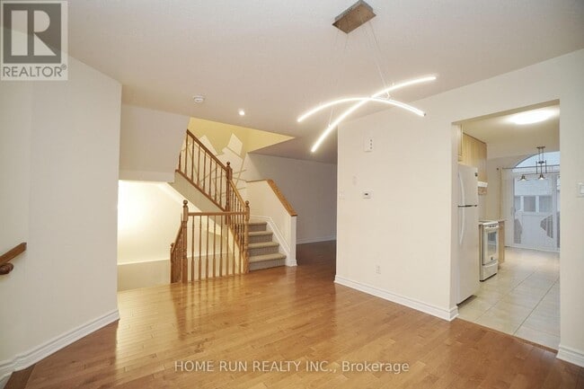 Building Photo - 342 Tourmaline Cres