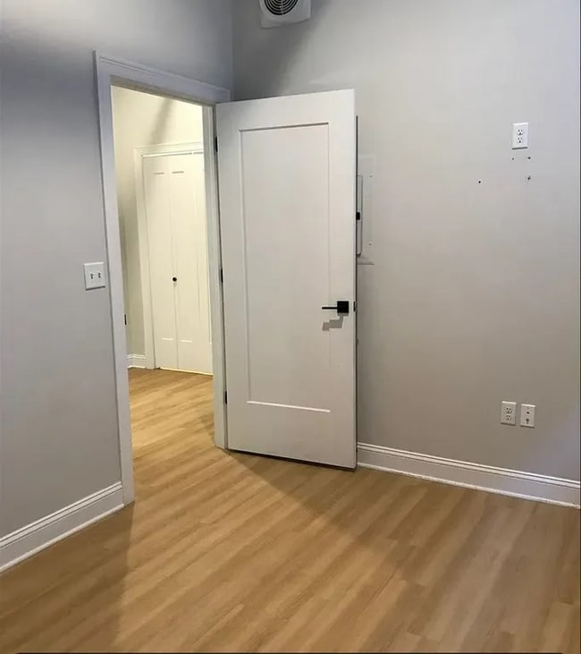 Building Photo - 148 Clinton St