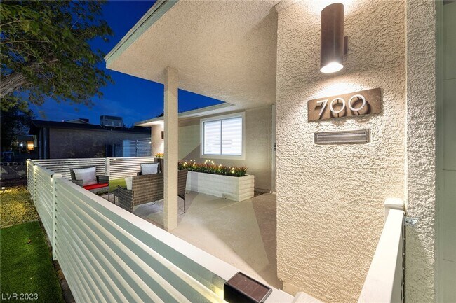 Building Photo - 700 Anatolia Ln