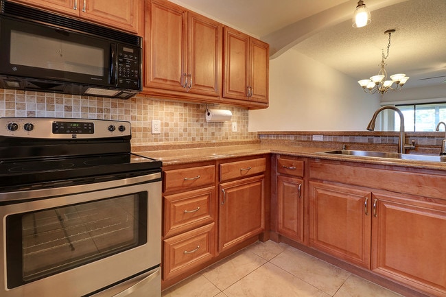 Building Photo - 2141 W Woolbright Road L101