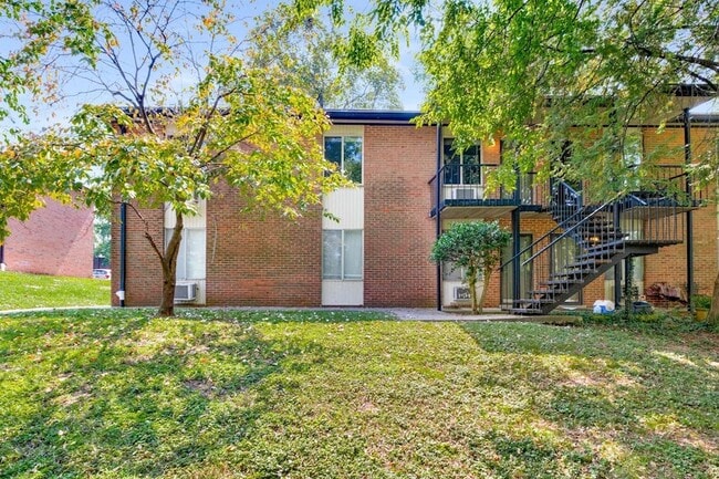 Photo - 2601 Hillsboro Pike Apartment