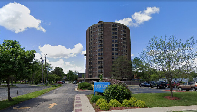 Olesen Plaza - Rockford Housing Authority