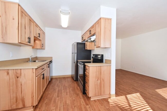 Building Photo - 12085 SW 135th Ave