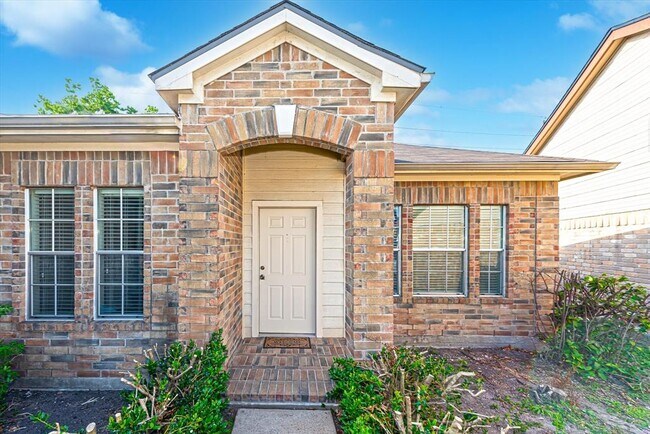 Building Photo - 7002 Plaza Del Sol Dr