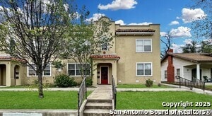Building Photo - 1535 W Woodlawn Ave