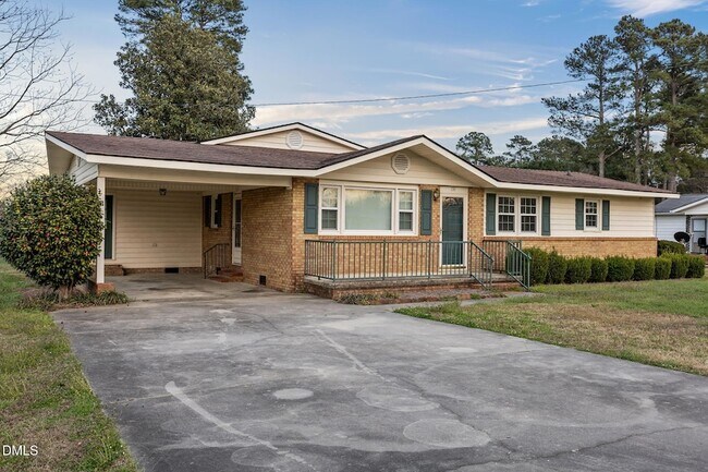 Foto del edificio - 131 Fairview Village Rd