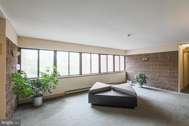 Foto del edificio - 2901 Fallstaff Rd