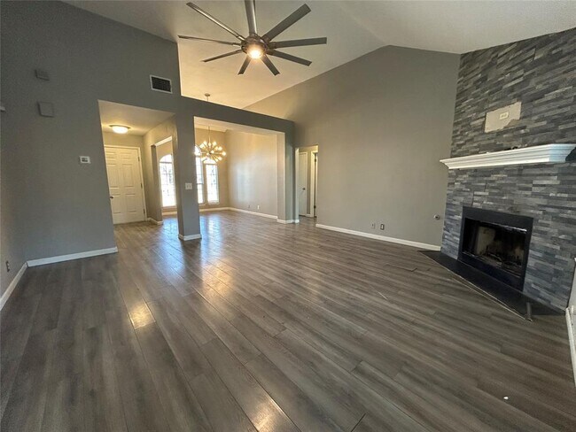 Foto del edificio - 516 Jefferson Ln