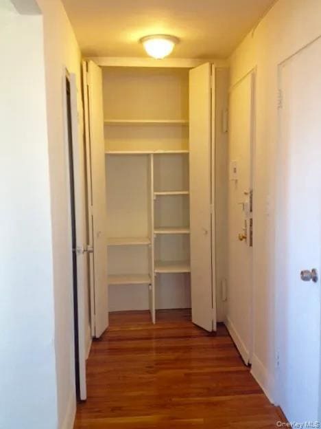 Foto del edificio - 1332 Metropolitan Ave