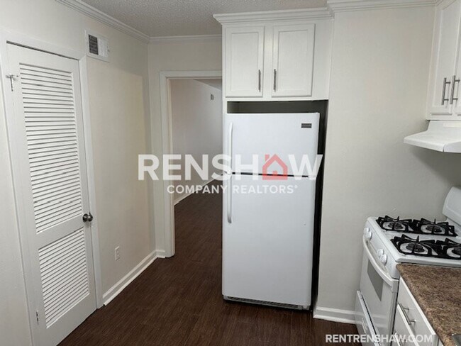 Building Photo - Text the Leasing Team at 901-820-4367 to S...