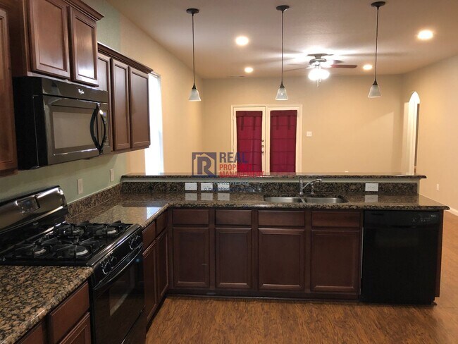 Building Photo - Charming 3-Bedroom Home in Creekside Addition