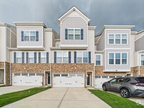 Building Photo - 9806 Oaklawn Blvd NW