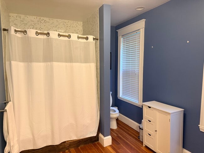 Foto del edificio - 211 W 8th St