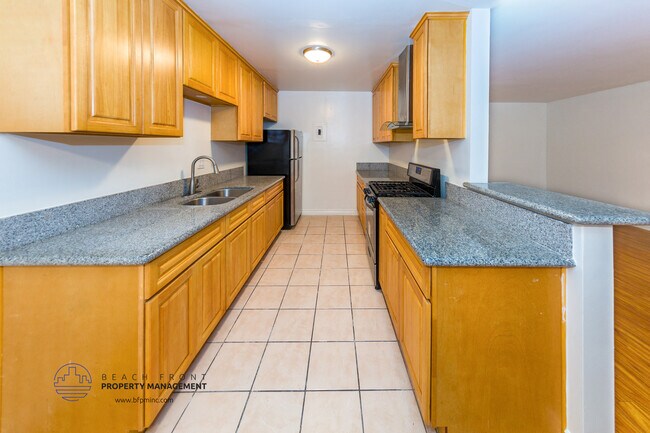 Foto del edificio - 740 S. St. Andrews Pl.