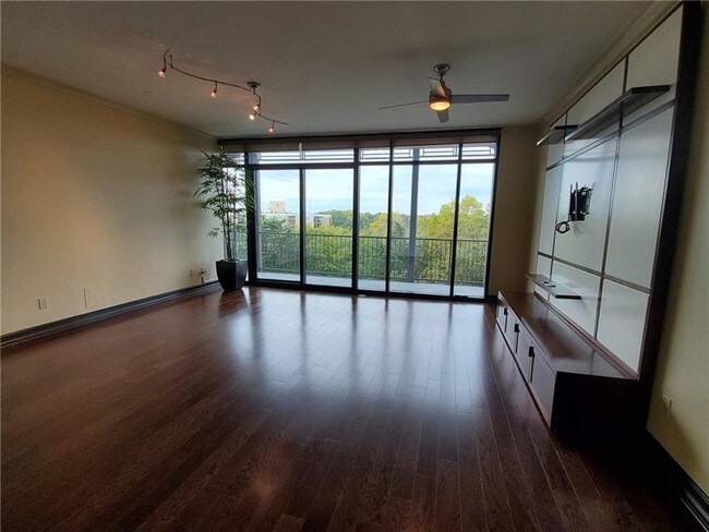 Foto del edificio - 2233 Peachtree Rd NE