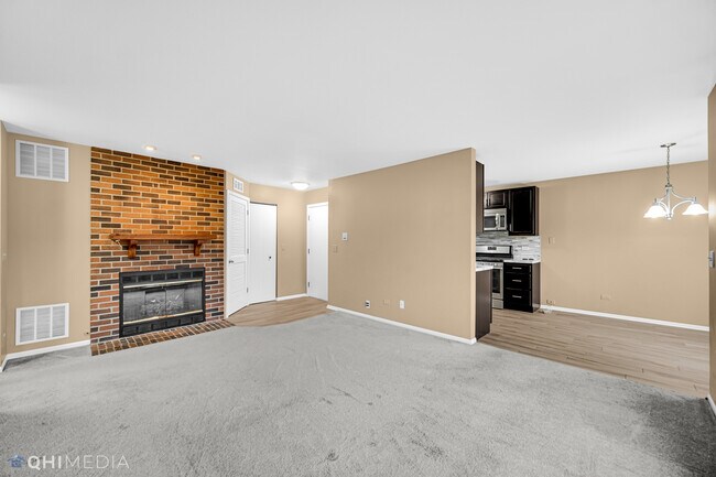 Building Photo - 370 Wilmington Dr