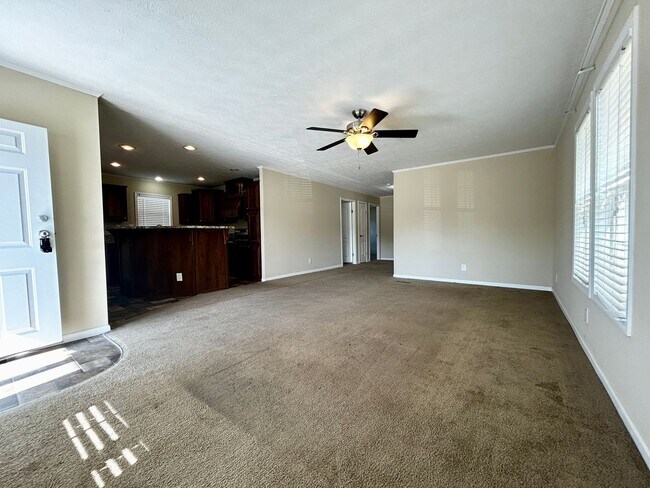 Foto del edificio - 3 Bedroom/2 bathroom home for rent