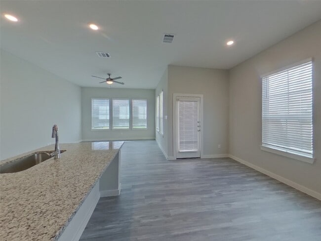 Building Photo - 22823 Terrazzo Dr