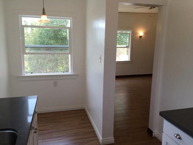 Building Photo - 1601 N Harvard Blvd