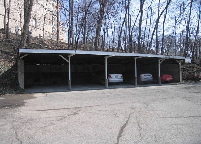 Carport - 308-310 N Mercer St