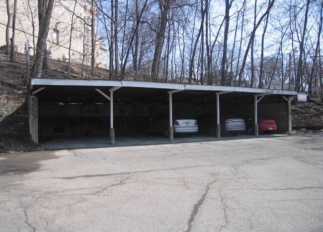 Cochera - 308-310 N Mercer St