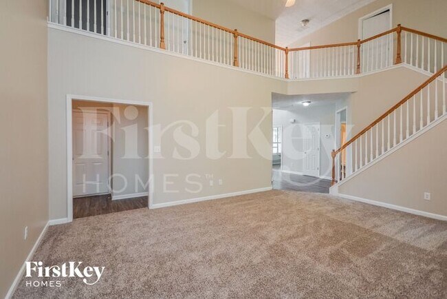 Foto del edificio - 1425 Hollow Springs Ct