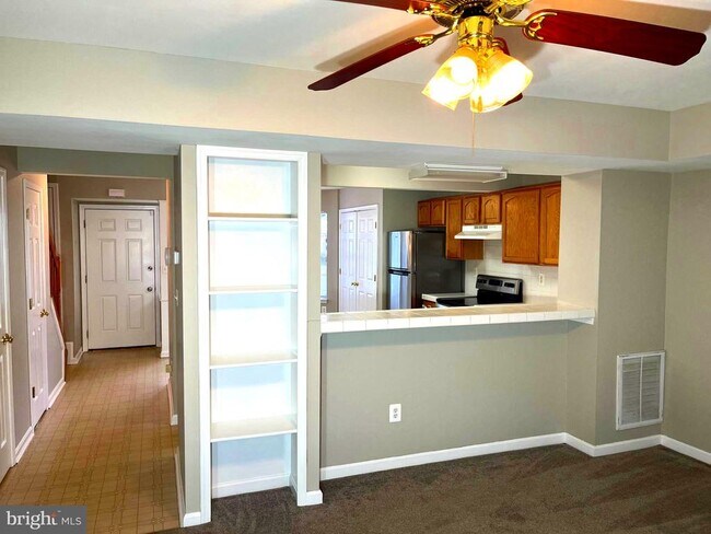 Foto del edificio - 46080 Callas Way