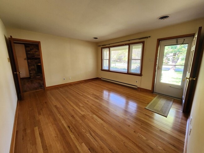 Building Photo - 6339 Tammy Ln