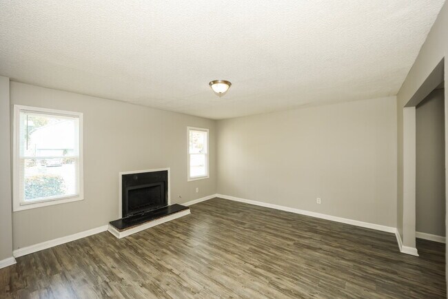 Foto del edificio - 6225 Creekford Ln